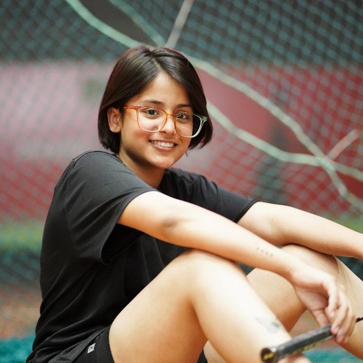 Portrait of Ananya meditation instructor